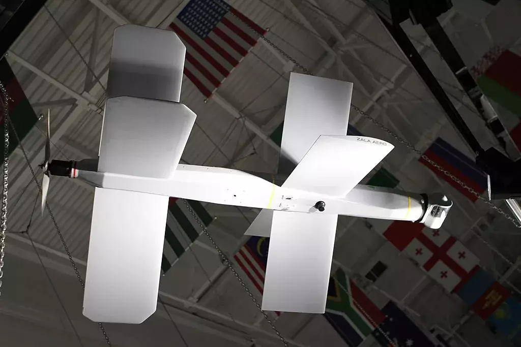 Кадры уничтожения гаубиц США дронами «Ланцет» восхитили китайских экспертов