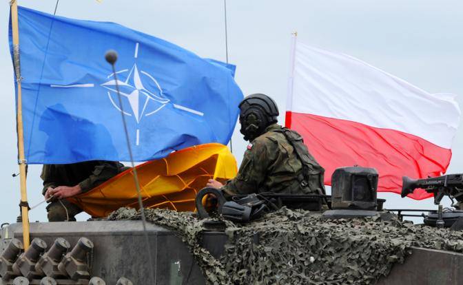 Польша мечтает въехать в опустевший Кремль на спинах бойцов НАТО
