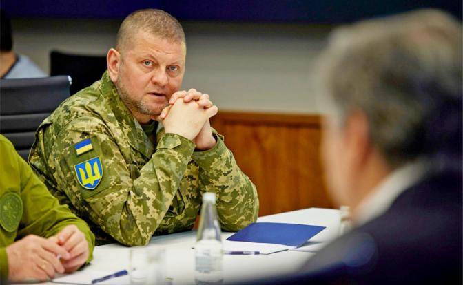 Генерал Залужный Крыму и Мелитополю пушками грозит под Новый год