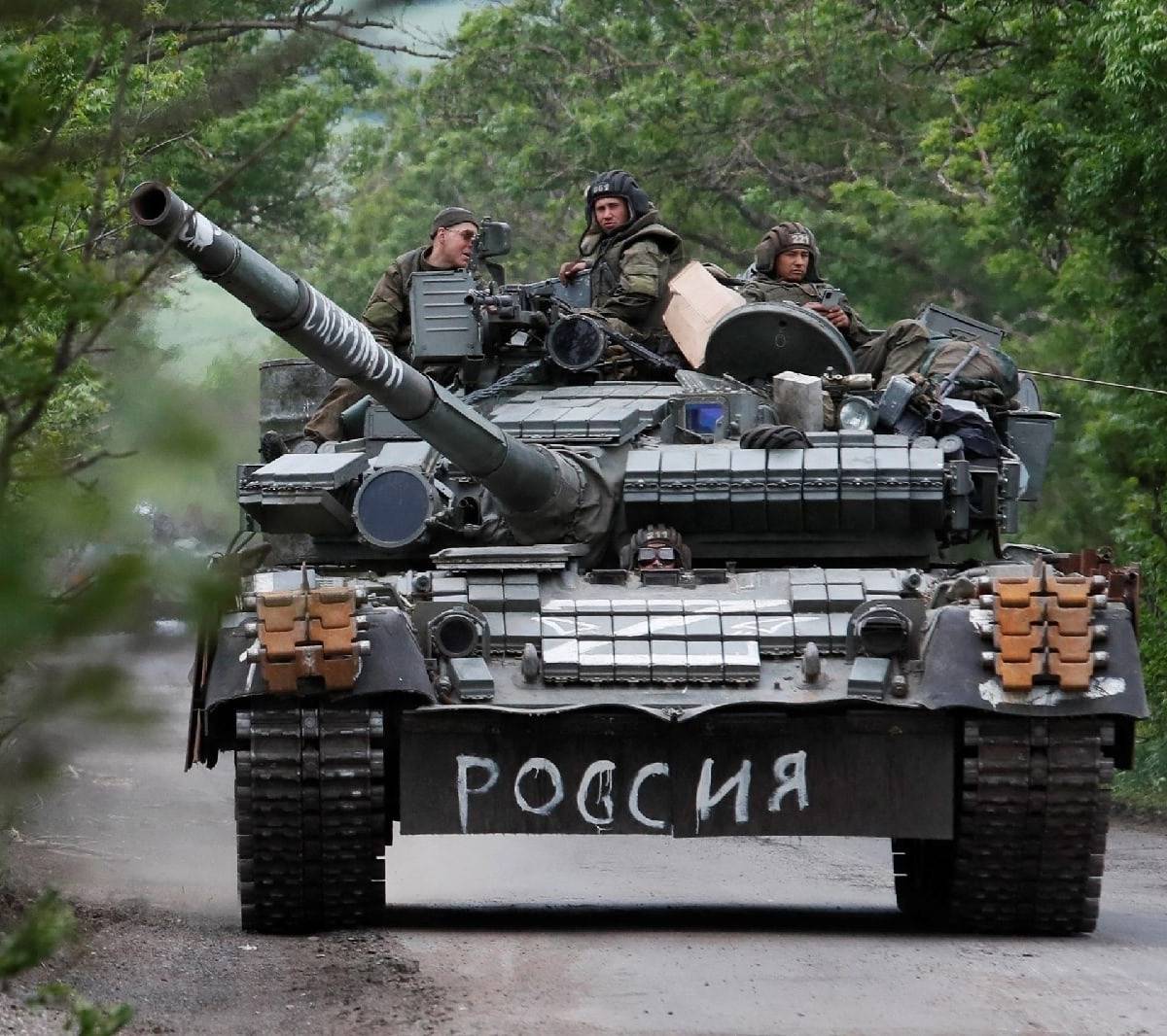 «Бесстрашные войны»: маневры танкиста ВС РФ в Донбассе оценили иностранцы