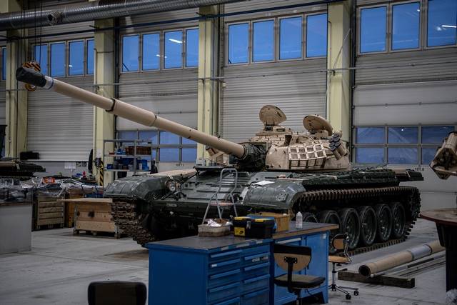 "Африканские" Т-72М1 продолжают модернизировать для украинских неонацистов