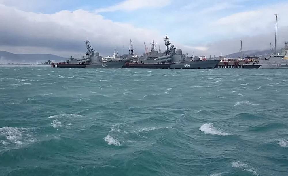 Naval News: база ВМФ в Новороссийске опустела впервые за долгие месяцы