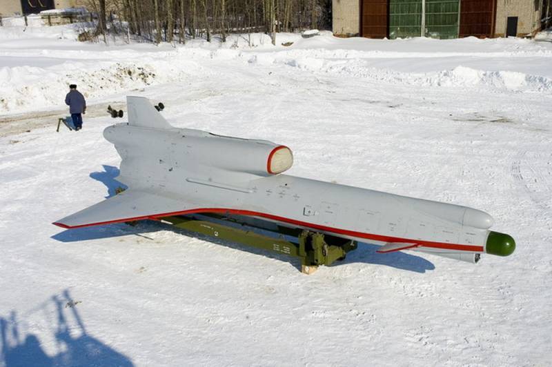Бомбардировщик и перехватчик: почему нужно возвращение БПЛА Ту-300 «Коршун»