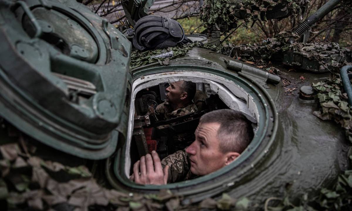 Донбасский фронт: Артёмовск взят в полукольцо