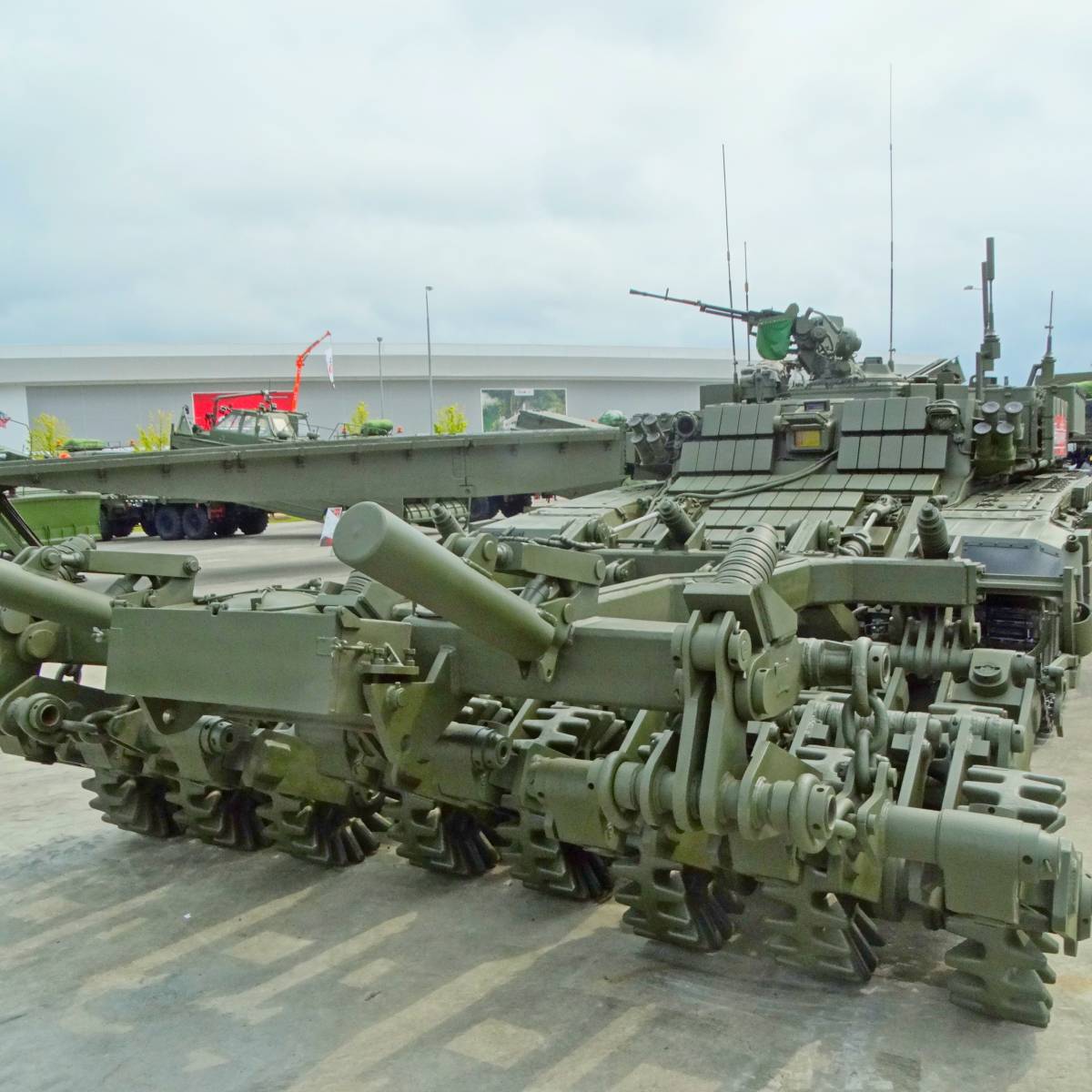 Созданный на базе Т-90А уникальный БМР-3М "Вепрь" по-прежнему на передовой