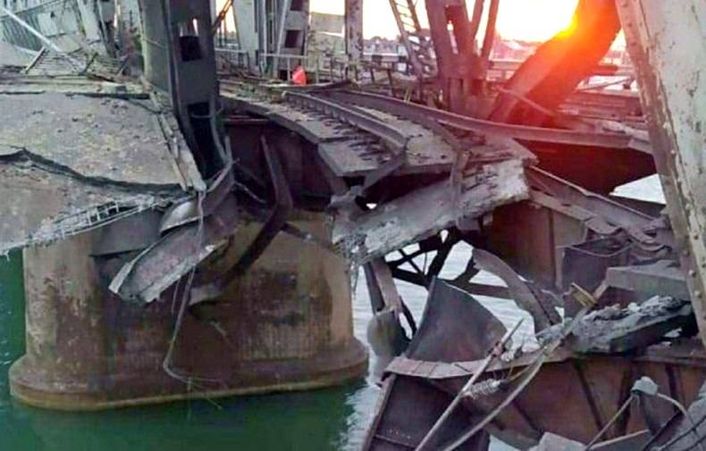 Как российский катер-камикадзе подорвал мост в Одессе