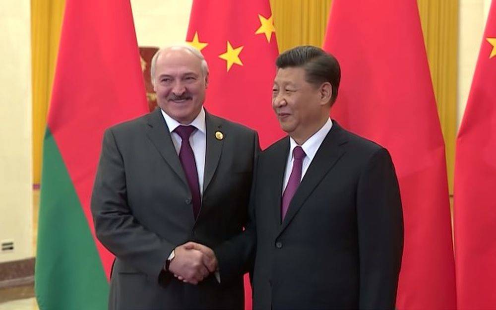 В визите Лукашенко в Пекин заподозрили «возможность военной помощи РФ»