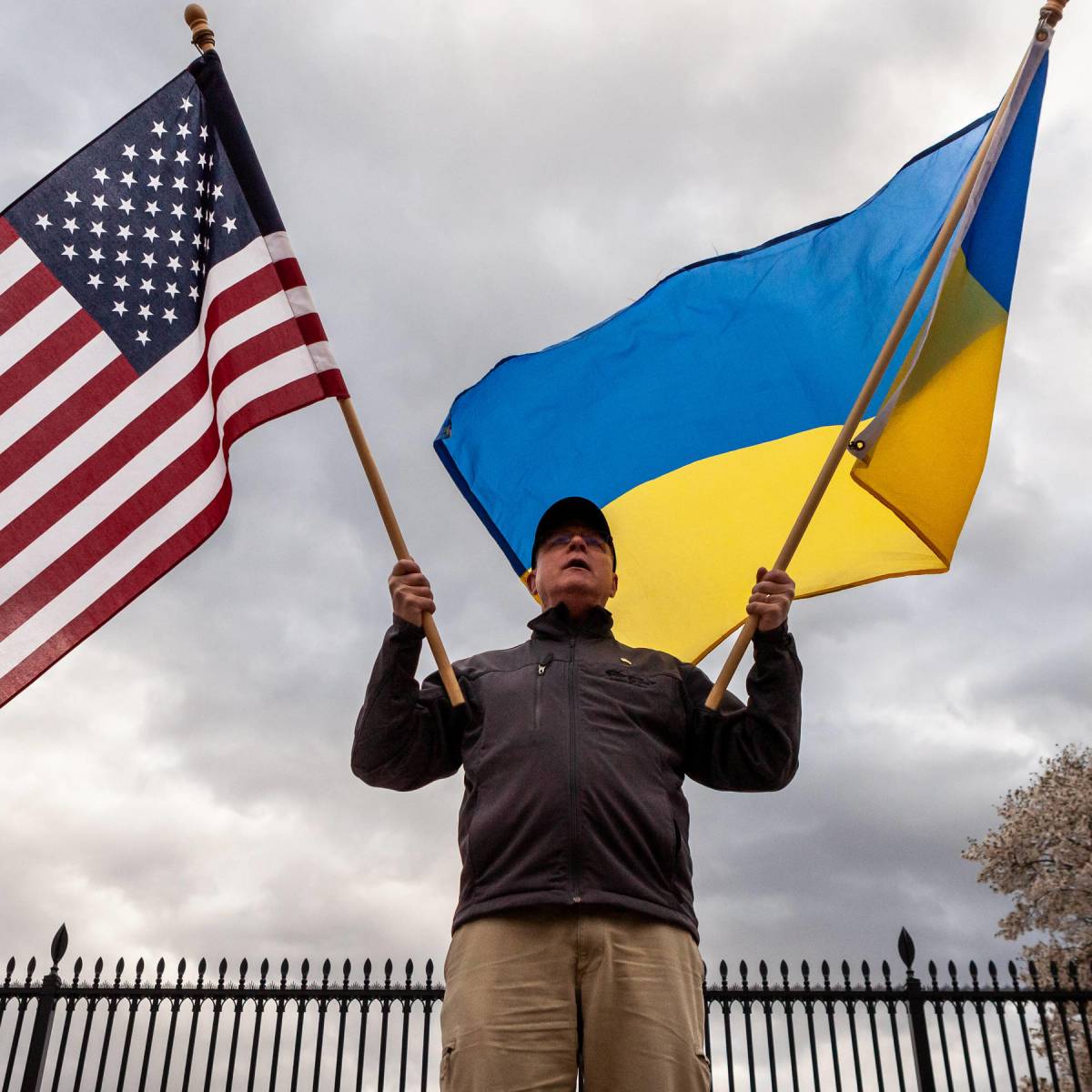 NI: США должны принудить Киев к миру из-за растущих рисков ядерной войны