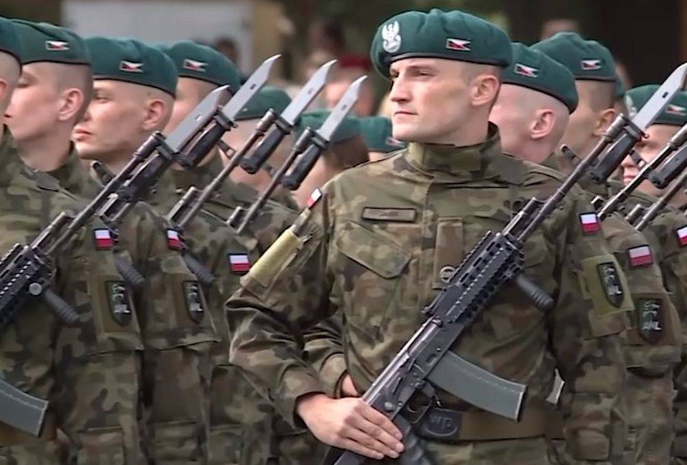 Польша наращивает армию для будущего конфликта