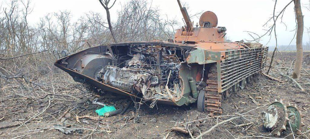 Украинский бронемутант с башней от БМД-2 стал грудой обгоревшего металла