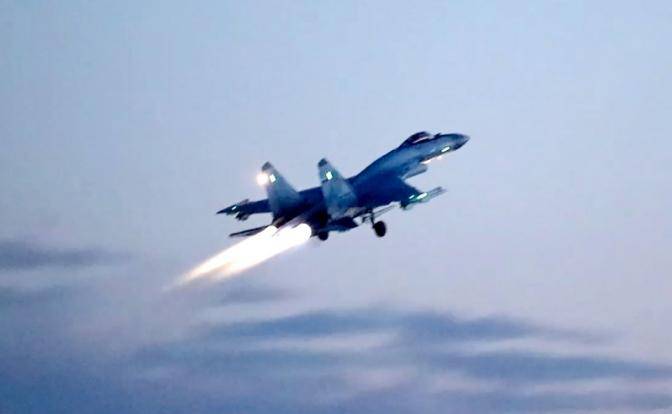 Су-35 против F-16 в небе Украины: В ожидании самолетного «Рамштайна»