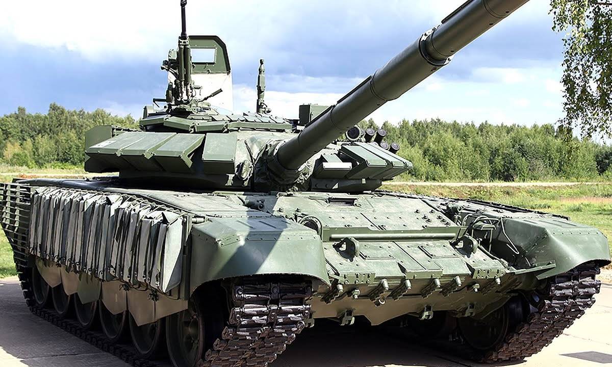 Российский танк Т-72БЗ выдержал прямое попадание в башню