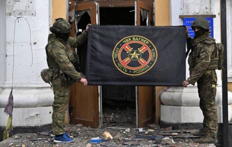 Донбасский фронт: боевики ВСУ взрывают дома в Артёмовске