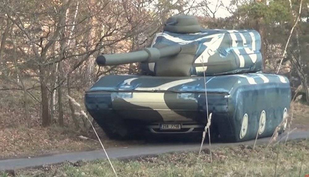 ВСУ стали массово использовать фальшивые танки