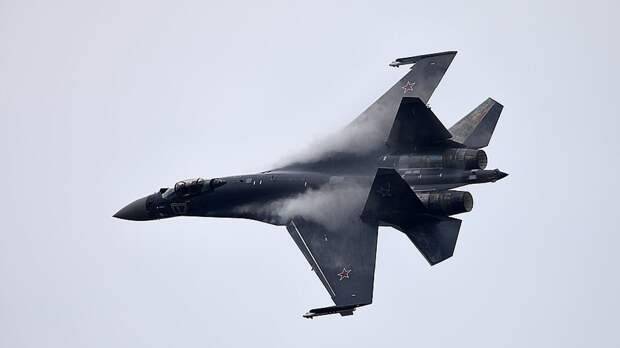 CNN: маневр российского Су-35 против F-16 вызвал тревогу в Пентагоне