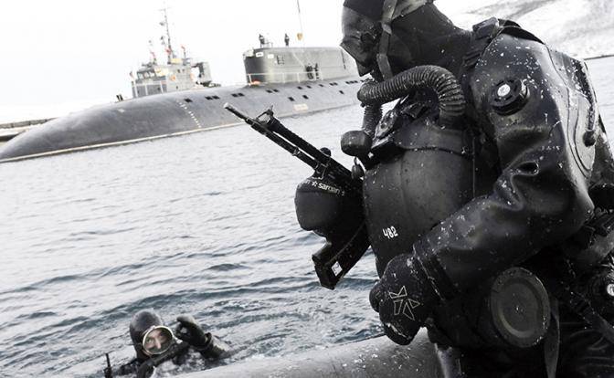 Британия в тревоге: Флотилия русских мини-подлодок может порезать кабели