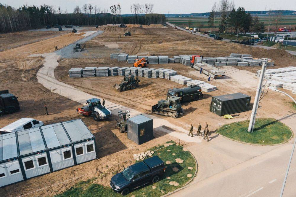 Поляки строят склады с боеприпасами у белорусской границы