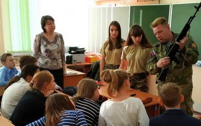 Возрождение военной подготовки школьников выглядит профанацией