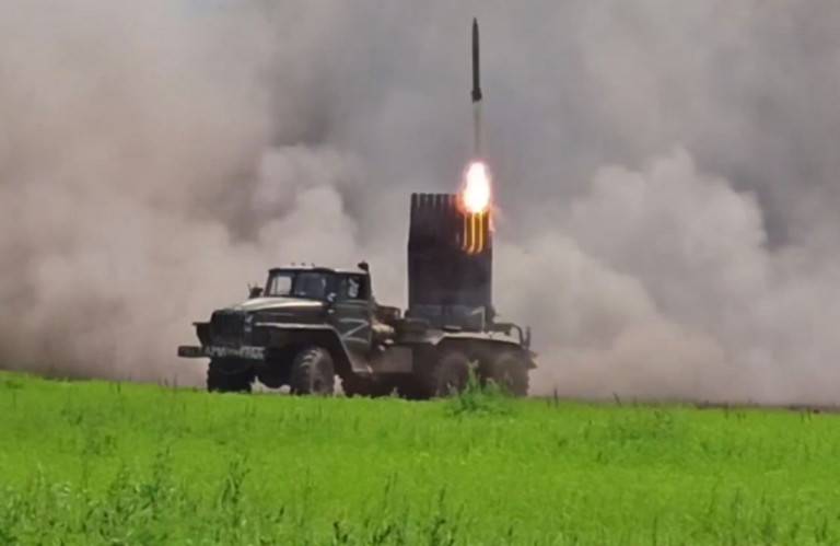 Донбасский фронт: бои за Новодонецкое, атака на Соледар отбита