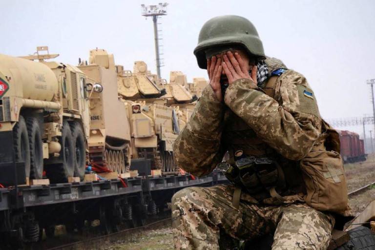 Украинский тыл: поток техники идёт на фронт, обратно – раненые и убитые