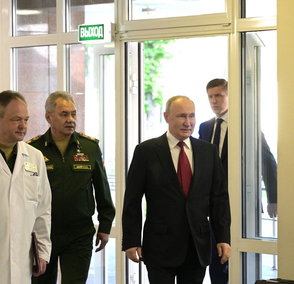 Путин дал сигнал о будущем министра обороны Шойгу
