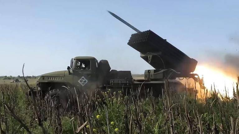 Донбасский фронт: на земле затишье, работает артиллерия ВС России