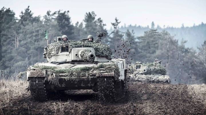 InfoBrics: немецкие танки скоро доедут до Москвы — Берлин в панике