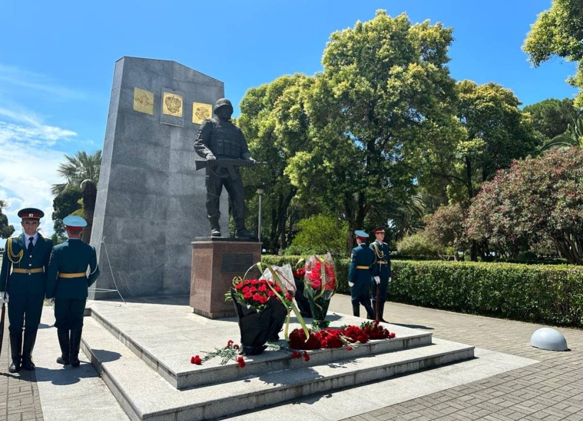 Спасибо России: В Абхазии почтили память русских миротворцев