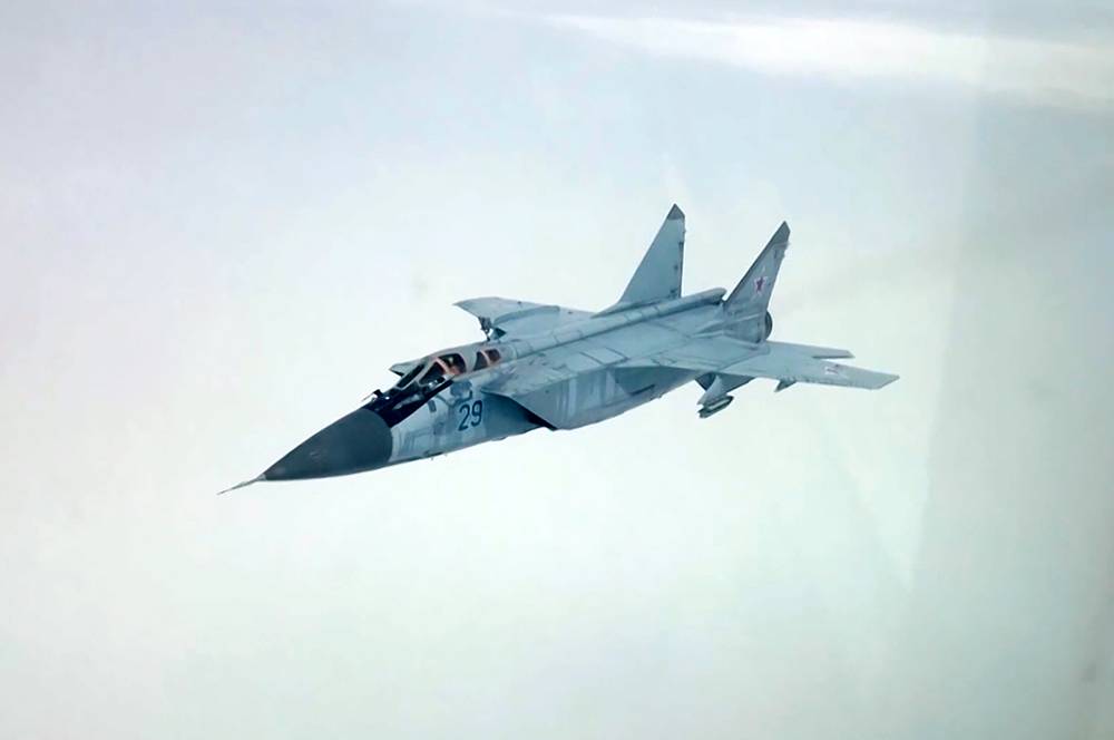 Справиться с вызовами над Черным и Азовским морями помогут МиГ-31