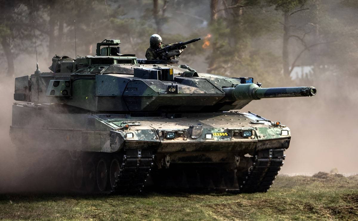На Украине засветились танки Stridsvagn 122 из Швеции