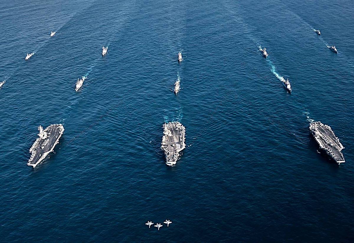 Адмирал США посоветовал открывать огонь по кораблям ВМФ РФ в Черном море