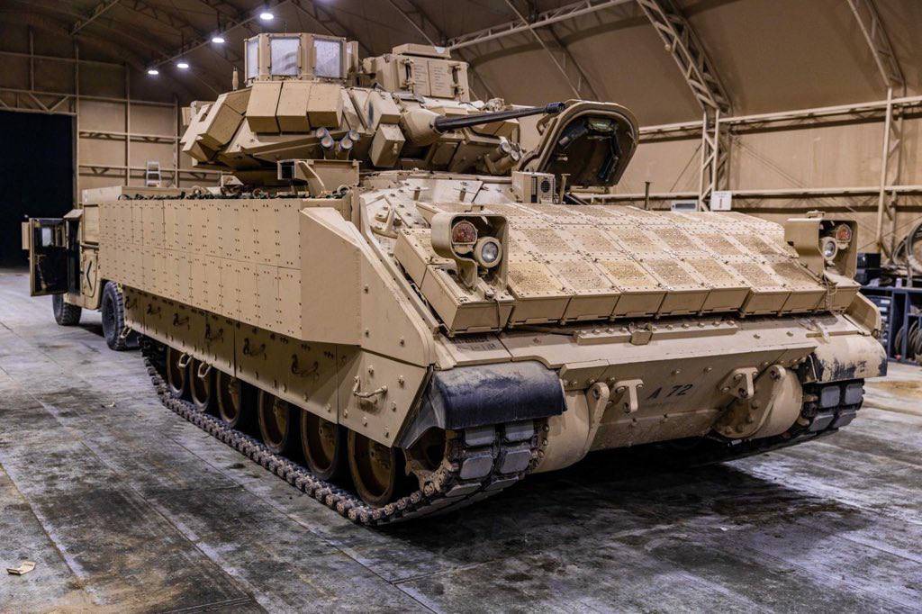 "Реактивная броня" BRAT не спасает американские БМП M2A2 Bradley