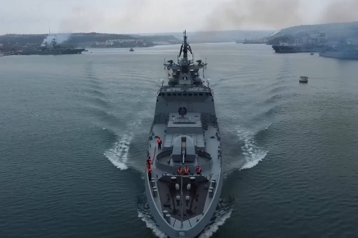 Военные опровергают уход Черноморского флота из Севастополя