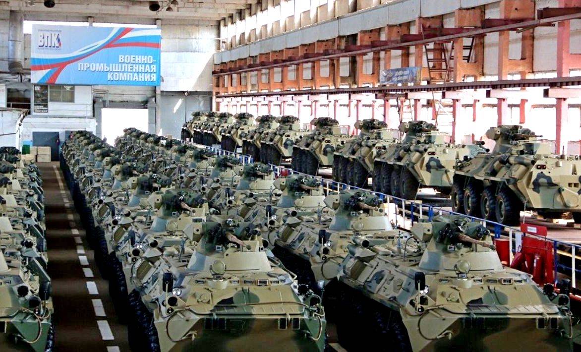 Тысячи русских танков готовятся намотать на гусеницы всю технику НАТО