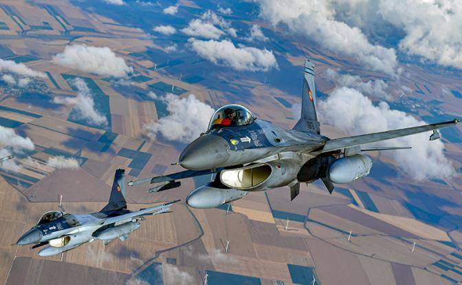 F-16 против Су-35: почему у «американца» мало шансов даже в ближнем бою