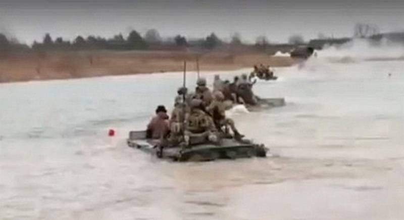 Утопление боевой машины пехоты ВСУ показали на видео