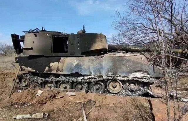 Более полусотни украинских артиллерийских орудий уничтожено в районе Крынок