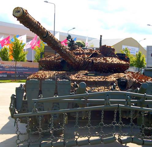 Фугасный снаряд танка Т-72 уничтожил украинский Leopard 2, не пробив броню