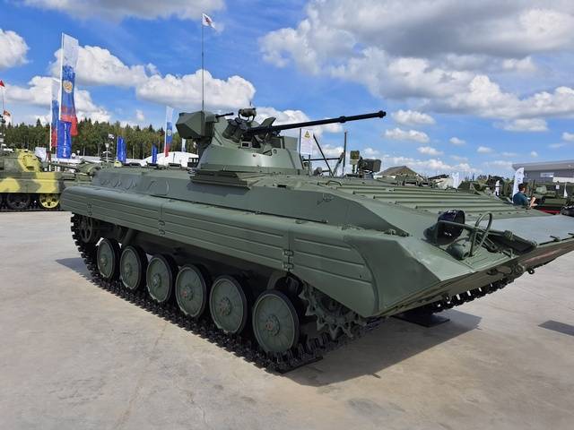 Впервые замечен БМП-1АМ "Басурманин" с тяжелой защитой