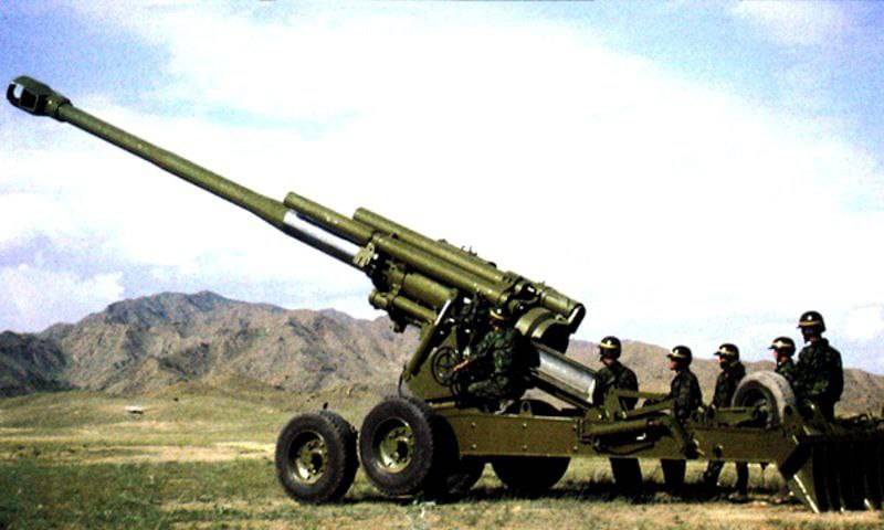 Колесный аналог российских 203-мм орудий "Пион" и "Малка" создадут в Китае