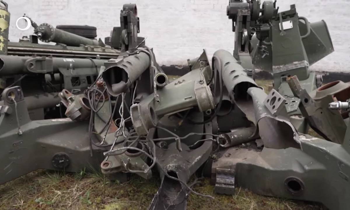 Боевики ВСУ вынуждены разбирать поврежденные американские M777