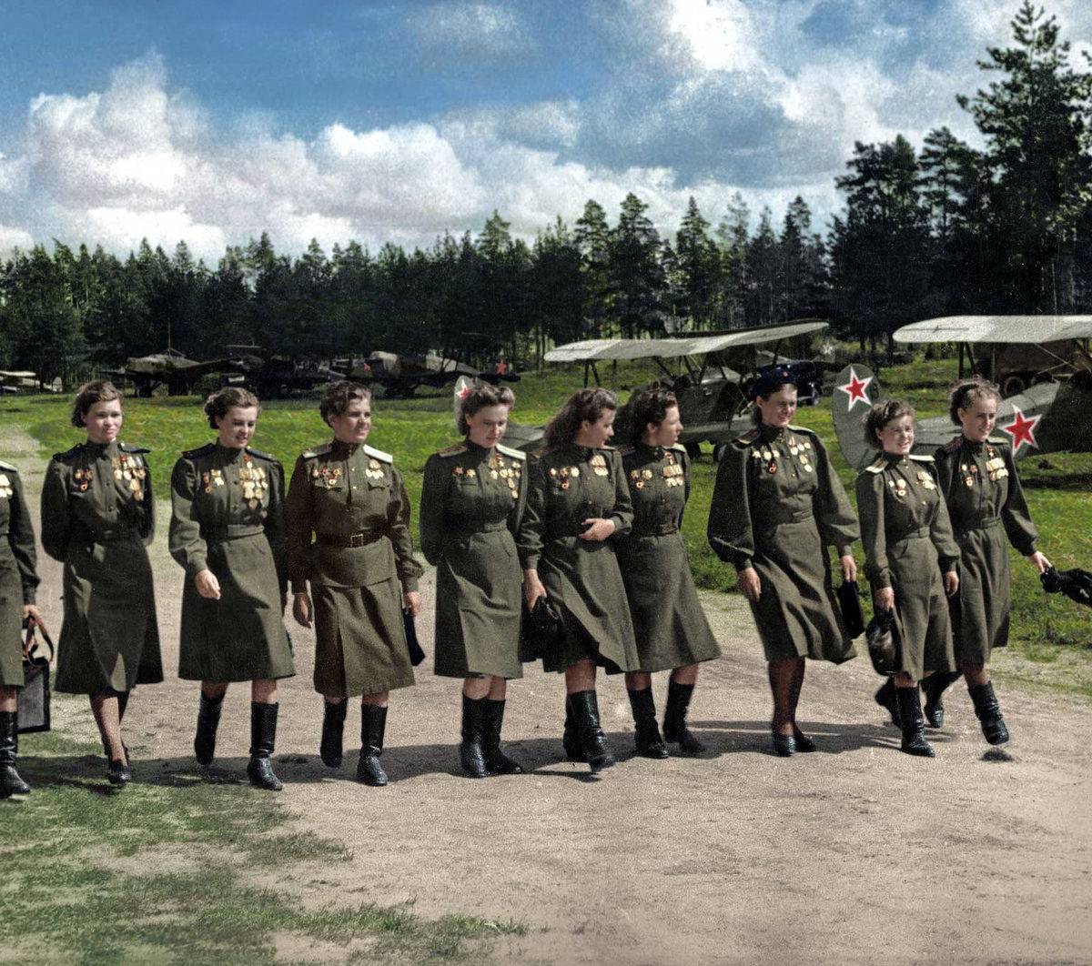 В России заканчивается подготовка женских эскадрилий ВКС
