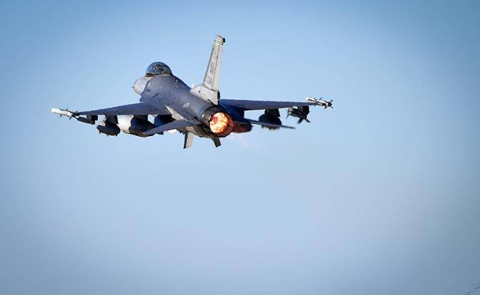 За каждый угнанный в Россию F-16 летчикам ВСУ дадут по миллиону долларов