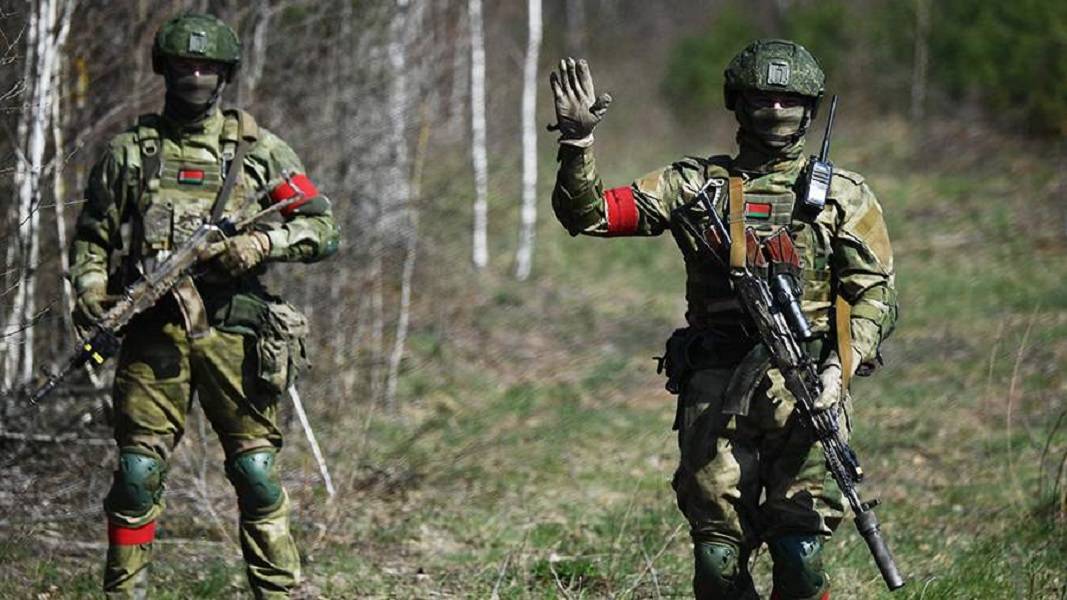 Боевики ВСУ стягиваются к границе с Белоруссией, в Минске предупреждают
