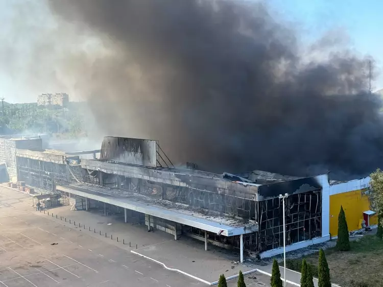 Адское пламя сгоревшего в Донецке ТЦ «Галактика»