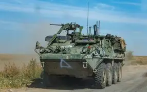 В курском приграничье впервые замечена разведывательная версия БТР Stryker