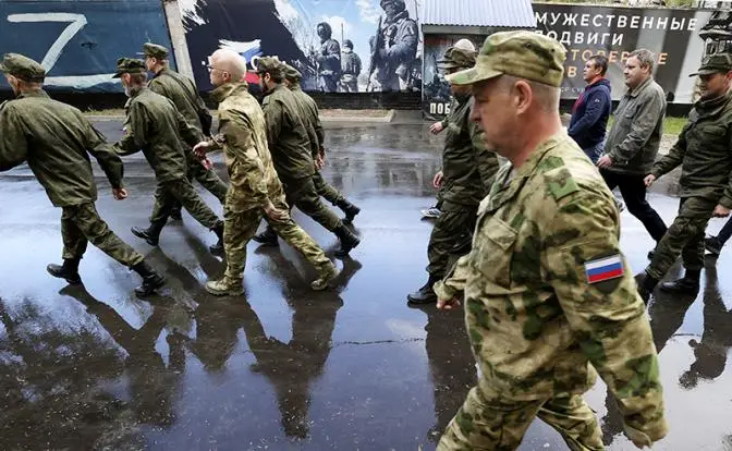 Под ружьё можно поставить и два миллиона, только где командиров взять?