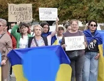 «Отдайте Донбасс России!» - родственники ВСУшников на митинге в Николаеве