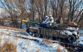 В 56-й бригаде ВСУ стали использовать танки в качестве транспорта