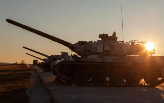 Французы не делятся AMX-30B2 Brenus, отправляя ВСУ "картонные" AMX-10 Французы не делятся AMX-30B2 Brenus, отправляя ВСУ "картонные" AMX-10